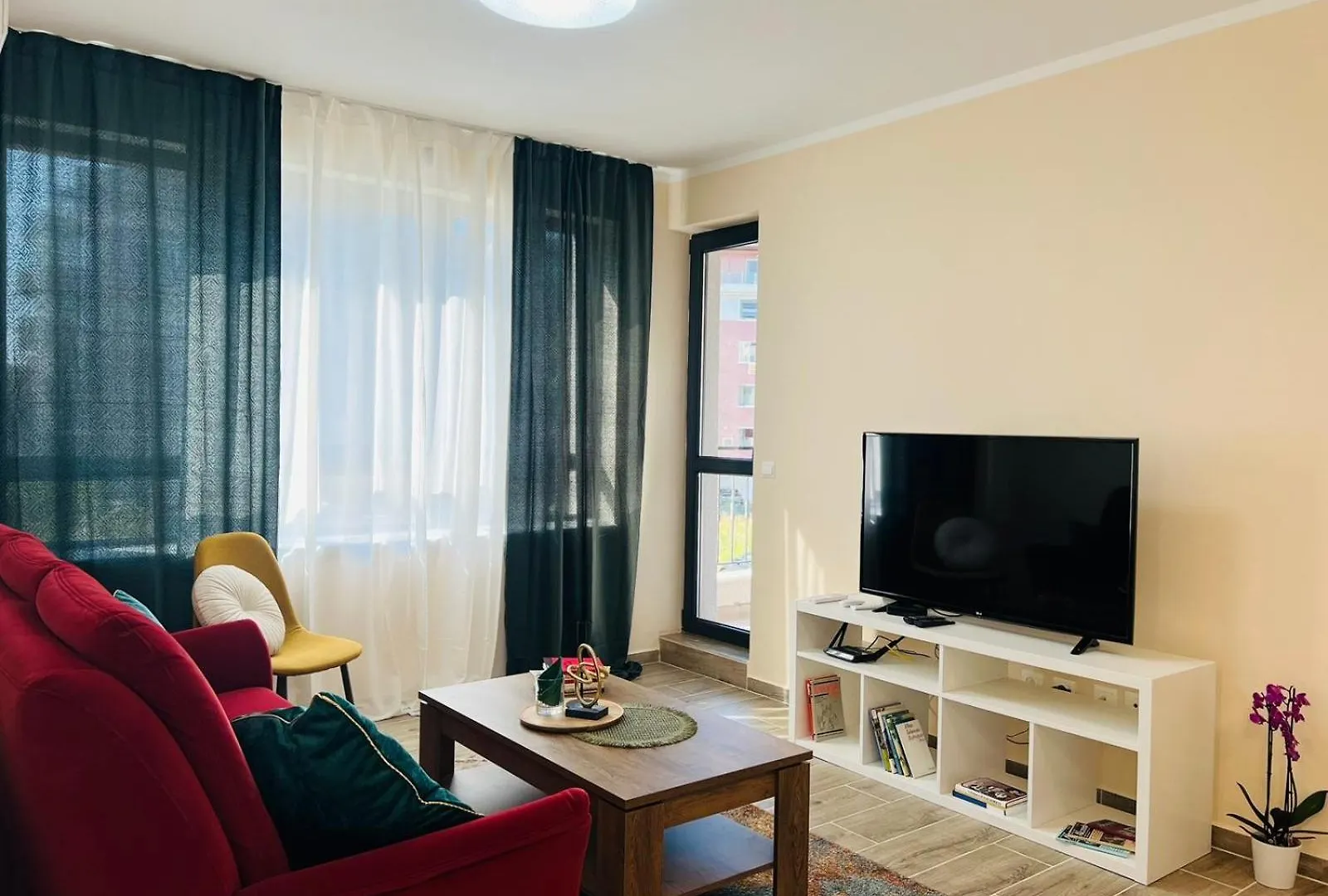Strаwberry Apartment With Parking Place Sofia Bulgaria